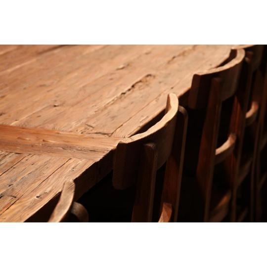 LV tomorfa asztal rusztikus felulet vastag parasztasztal paraszt szek kicsi.jpg